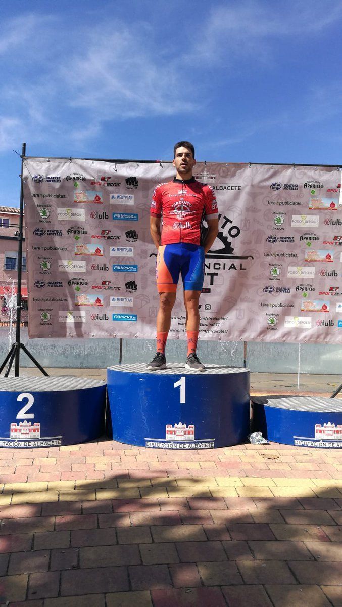 alberto gana en fuente alamo