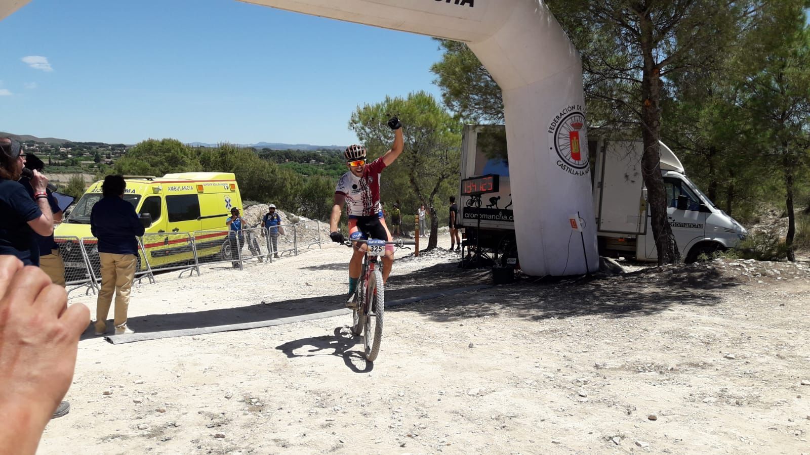 alberto lópez gana en hellín 2021