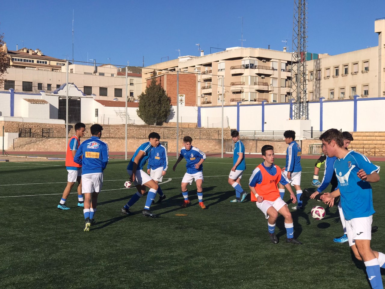 helin juvenil enero 2022 calentando