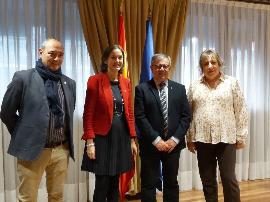 alcalde con ministra turismo 2019