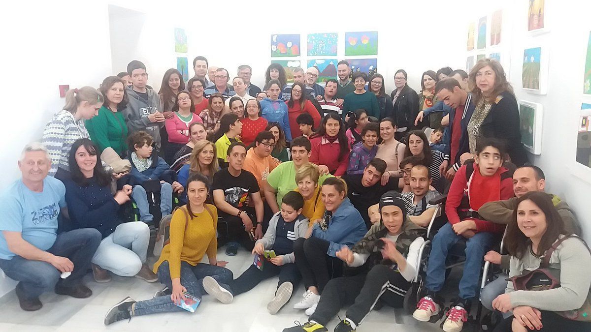 cruz mayo colegio