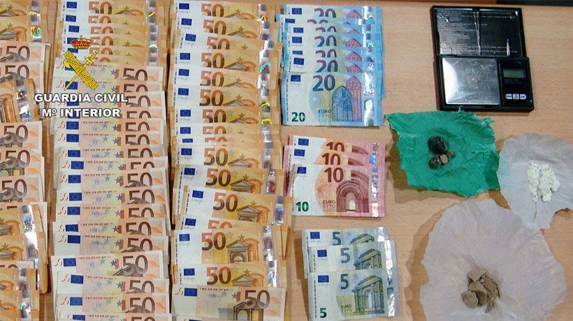 dinero droga bascula incautado guardia civil jumilla