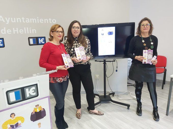estantería violeta marzo 2020