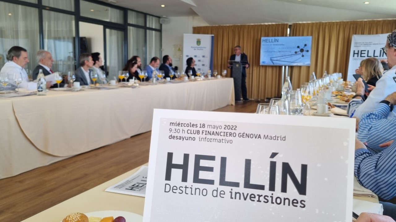 ramon en circulo genova 2022 mayo