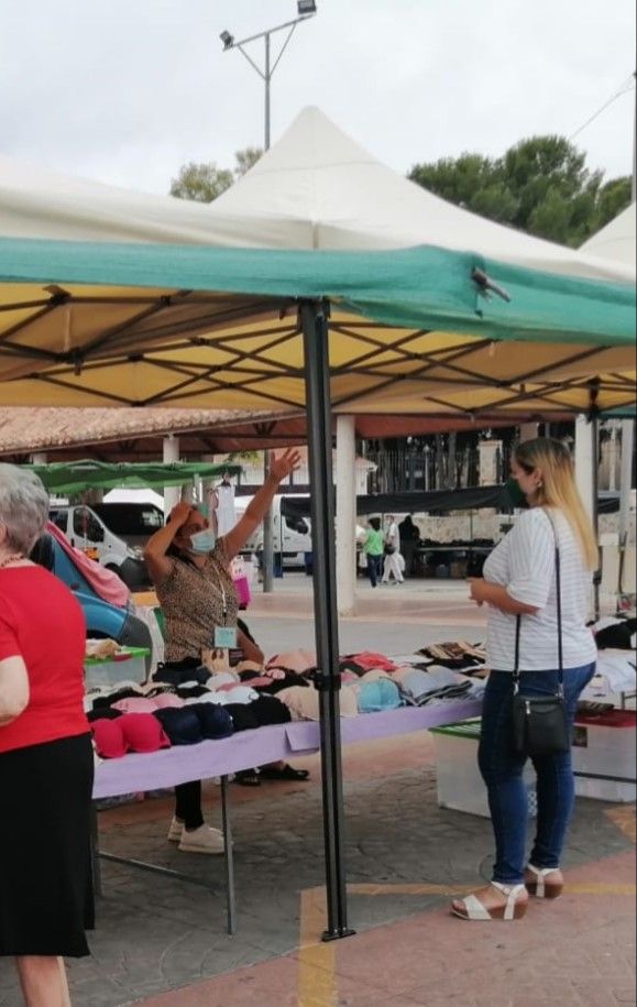 raquel tomás en mercadillo junio 2020