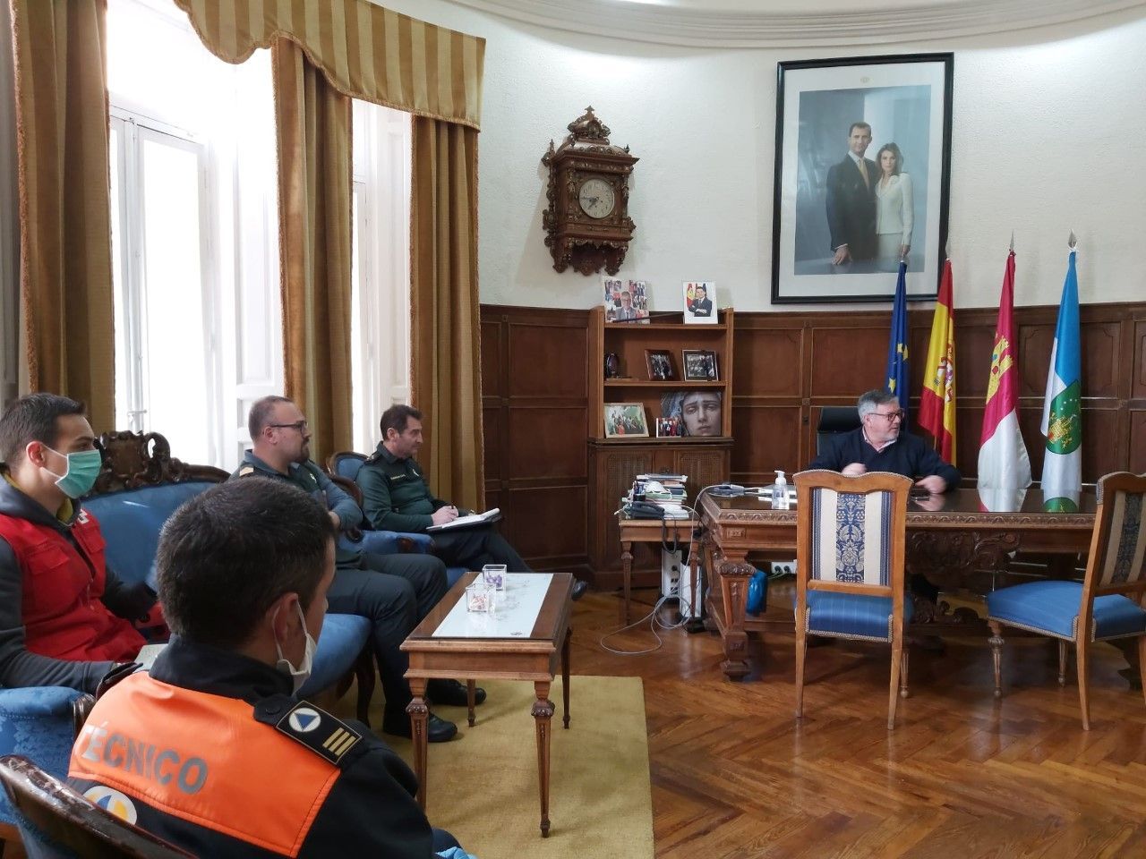 reunión polis abril 2020