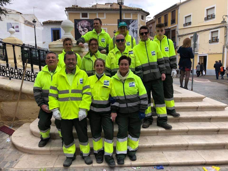 trabajadores limpieza abril 2022