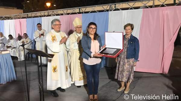 una corona 2019