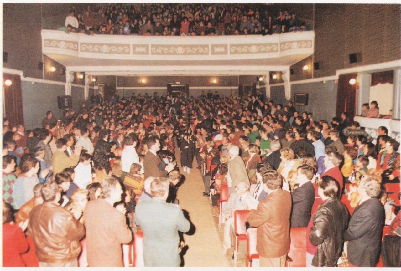 teatro victoria ceniza